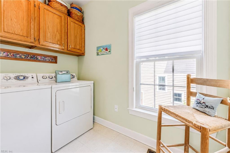 Photo 10 of 43 residential for sale in Hampton virginia