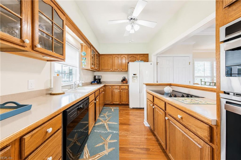 Photo 12 of 43 residential for sale in Hampton virginia