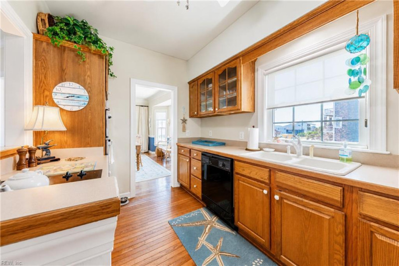 Photo 13 of 43 residential for sale in Hampton virginia