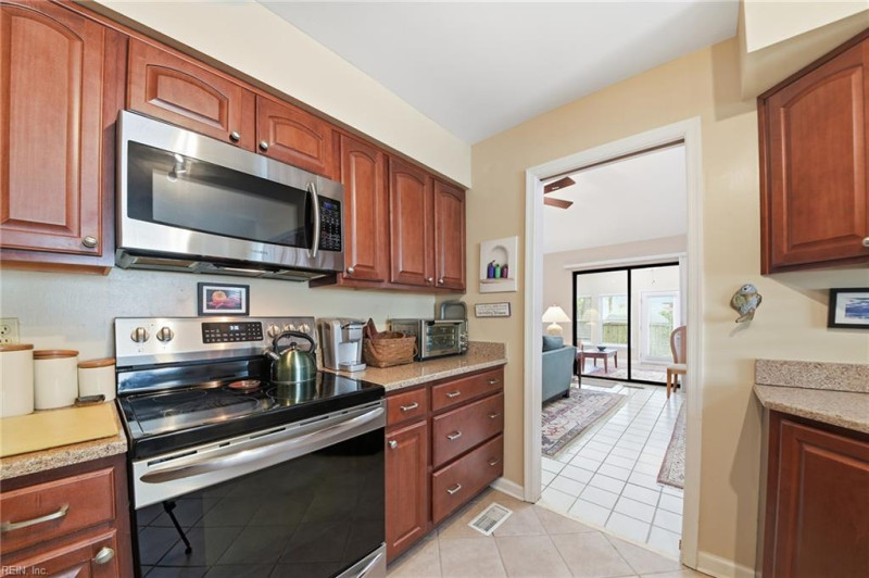Photo 16 of 40 residential for sale in Virginia Beach virginia