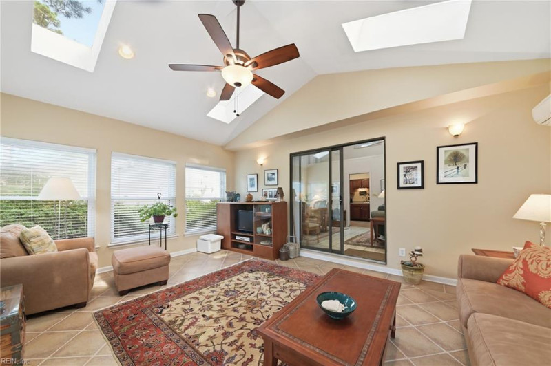 Photo 18 of 40 residential for sale in Virginia Beach virginia