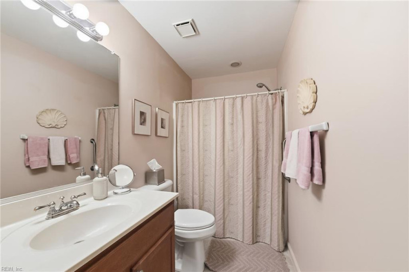 Photo 25 of 40 residential for sale in Virginia Beach virginia