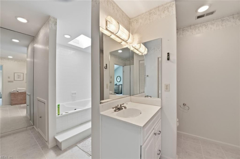 Photo 30 of 40 residential for sale in Virginia Beach virginia