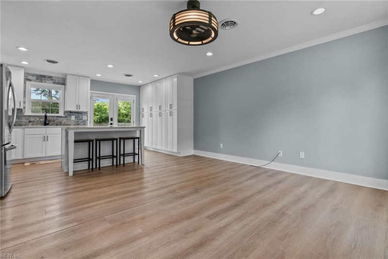 Photo 3 of 22 residential for sale in Virginia Beach virginia