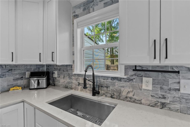 Photo 6 of 22 residential for sale in Virginia Beach virginia