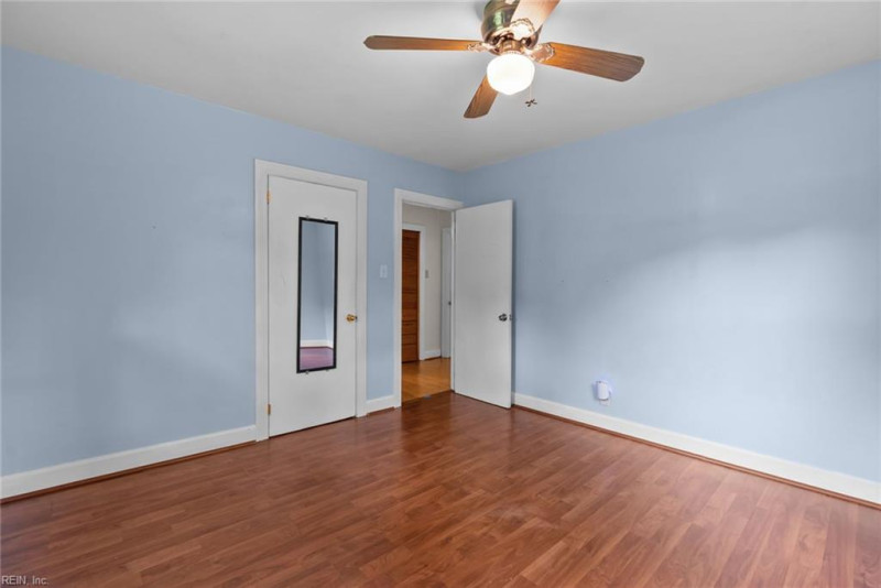 Photo 19 of 31 residential for sale in York County virginia