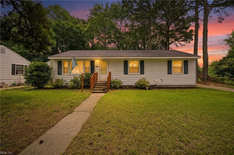 Photo 1 of 33 residential for sale in Hampton virginia