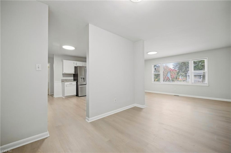 Photo 10 of 33 residential for sale in Hampton virginia