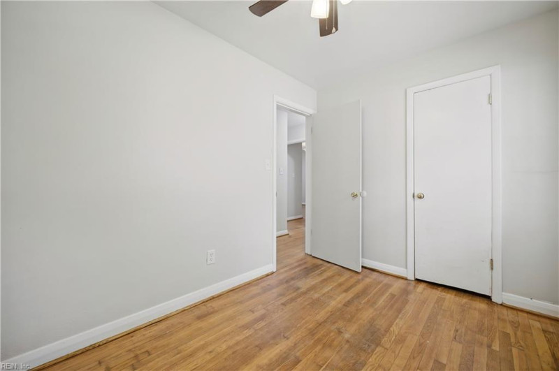 Photo 16 of 33 residential for sale in Hampton virginia