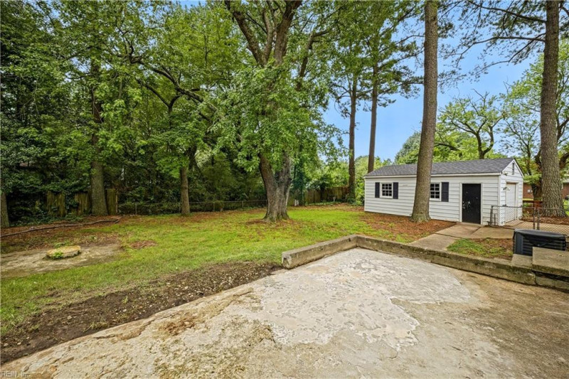 Photo 27 of 33 residential for sale in Hampton virginia