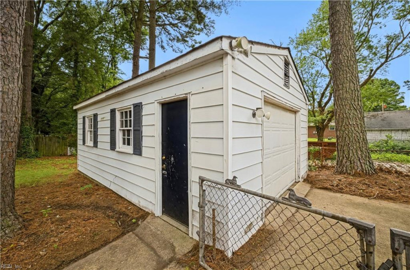 Photo 28 of 33 residential for sale in Hampton virginia
