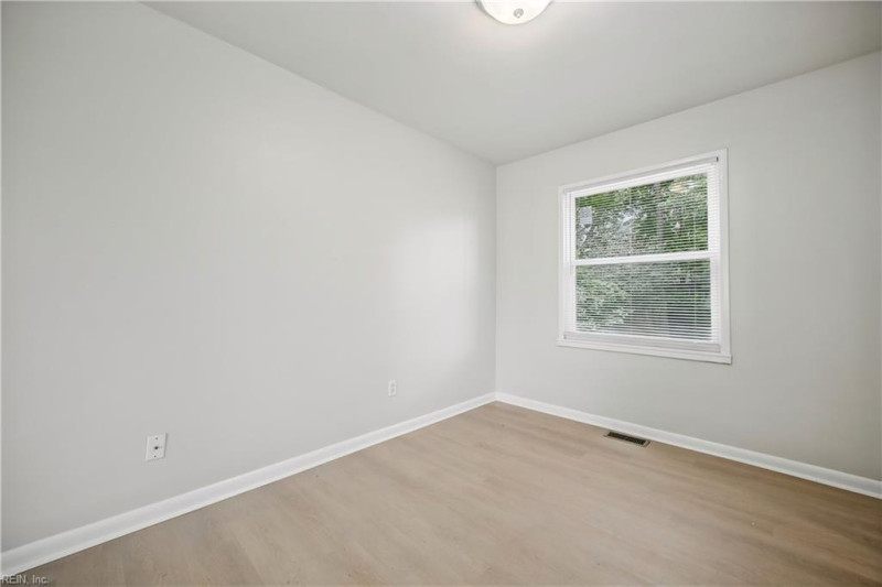 Photo 9 of 33 residential for sale in Hampton virginia
