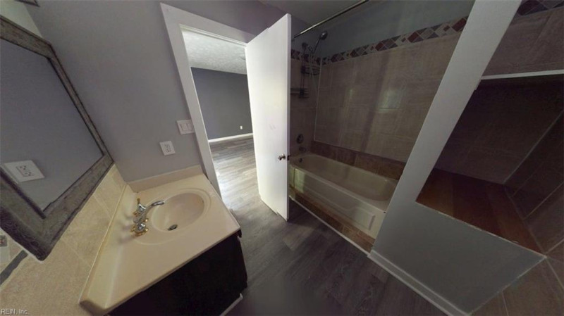 Photo 12 of 32 residential for sale in Newport News virginia