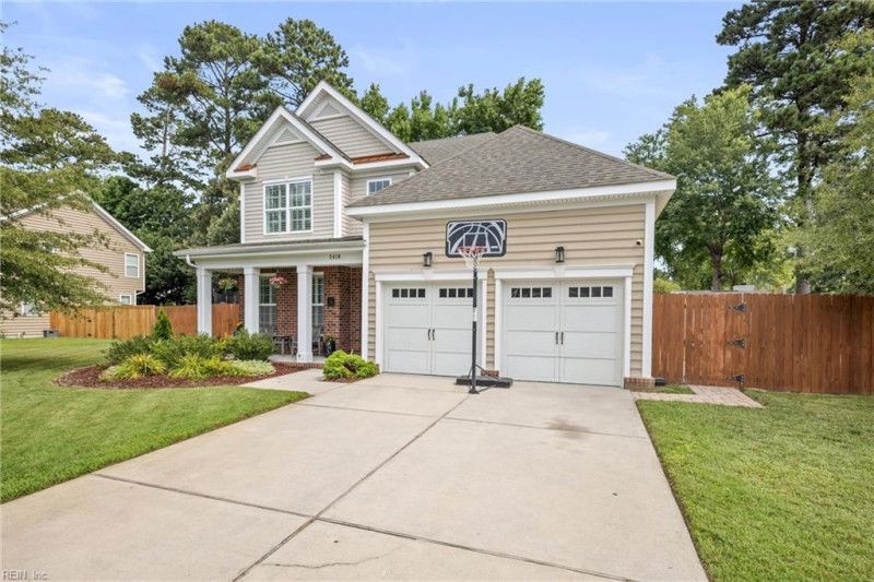 Photo 2 of 32 residential for sale in Virginia Beach virginia