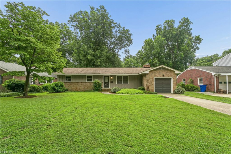 Photo 3 of 39 residential for sale in Newport News virginia