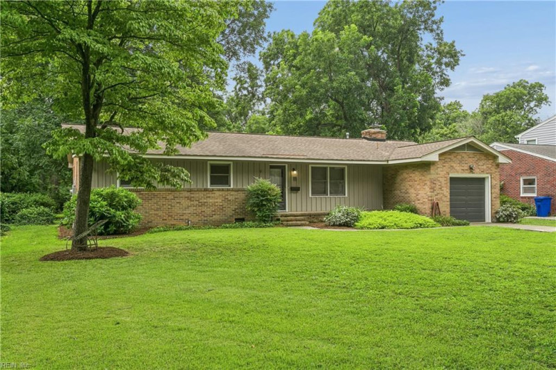 Photo 4 of 39 residential for sale in Newport News virginia