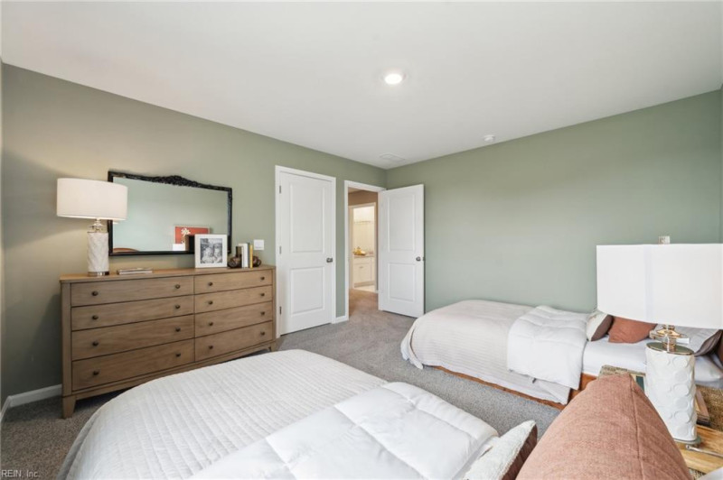 Photo 15 of 30 residential for sale in York County virginia