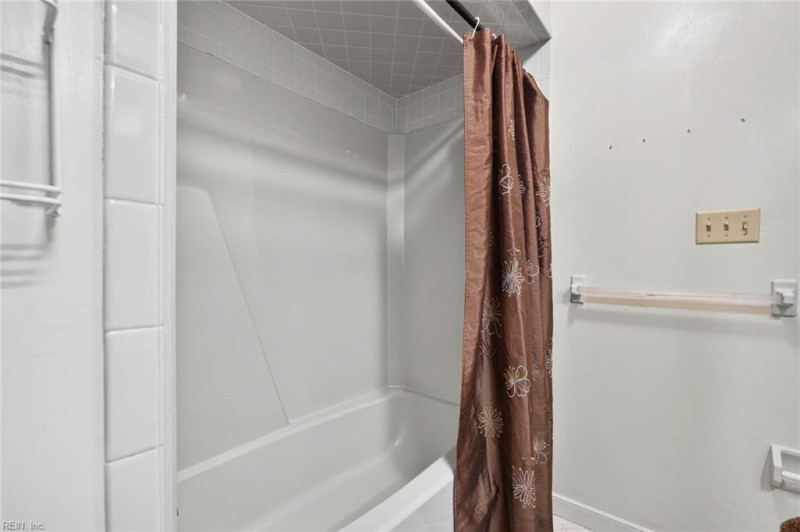 Photo 33 of 45 residential for sale in Chesapeake virginia Photo 33 of 45 residential for sale in Chesapeake virginia
