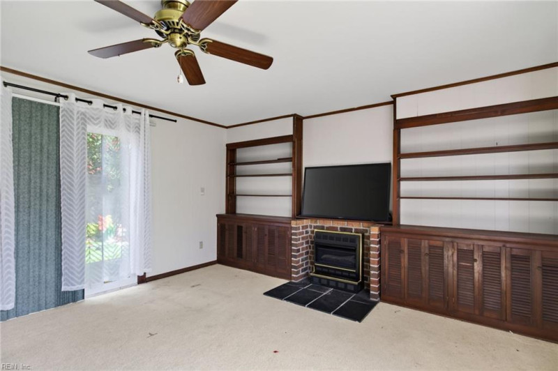 Photo 10 of 23 residential for sale in Hampton virginia