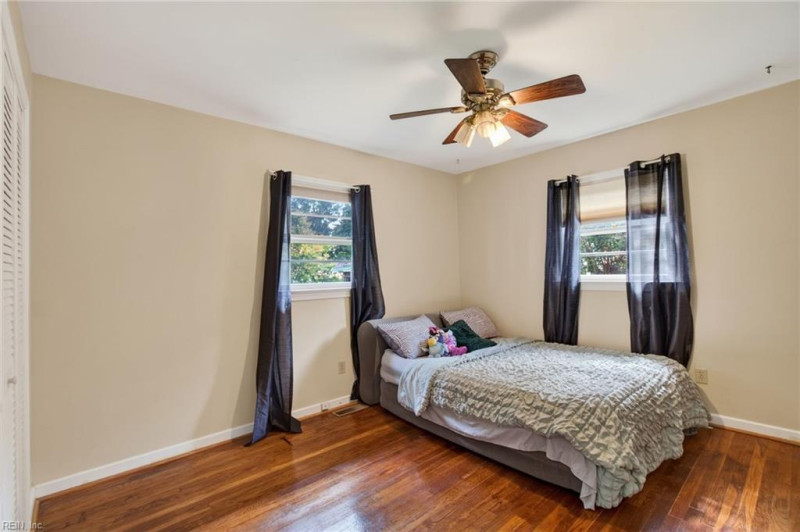 Photo 15 of 23 residential for sale in Hampton virginia
