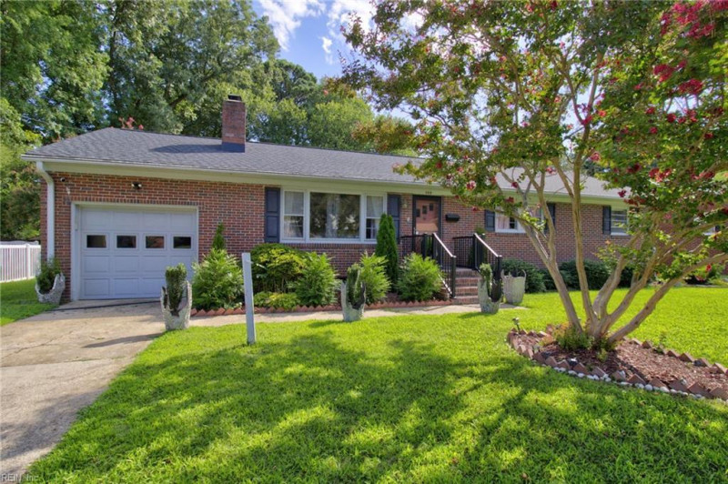 Photo 3 of 23 residential for sale in Hampton virginia