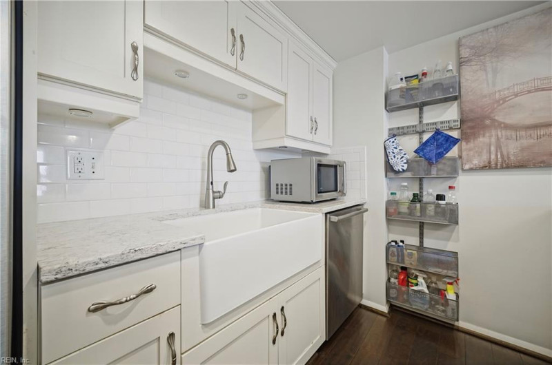 Photo 10 of 41 residential for sale in Virginia Beach virginia