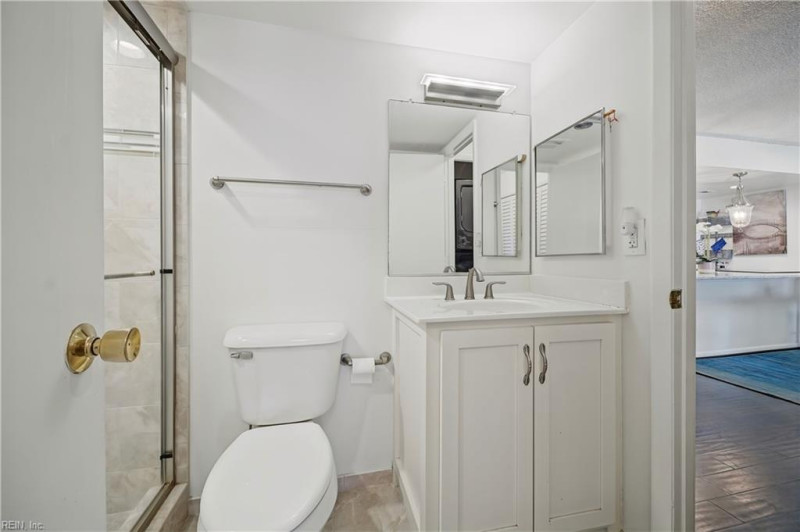 Photo 13 of 41 residential for sale in Virginia Beach virginia