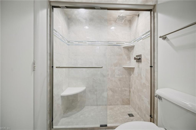 Photo 14 of 41 residential for sale in Virginia Beach virginia