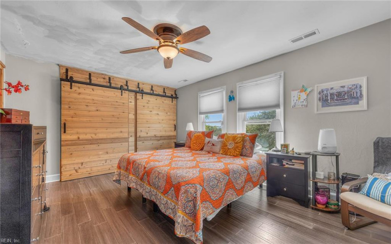 Photo 13 of 26 residential for sale in Norfolk virginia