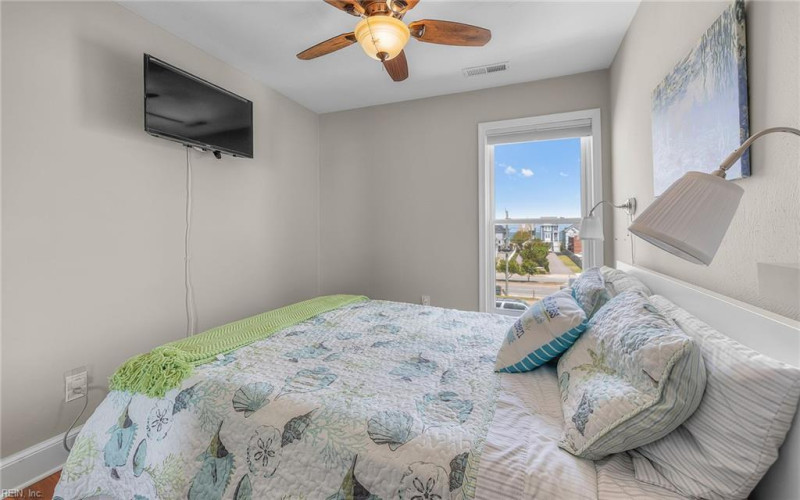 Photo 17 of 26 residential for sale in Norfolk virginia
