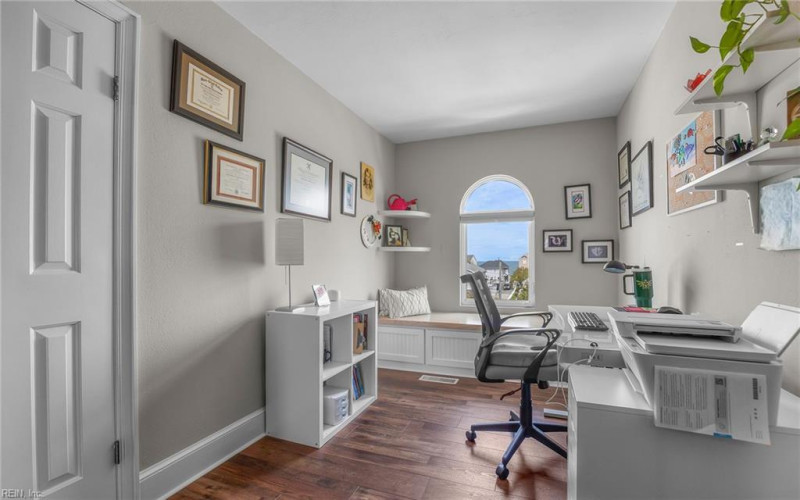 Photo 19 of 26 residential for sale in Norfolk virginia