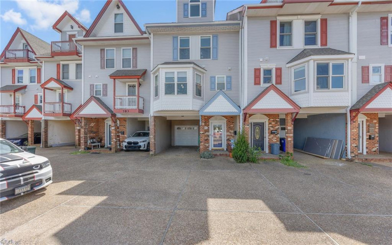 Photo 3 of 26 residential for sale in Norfolk virginia