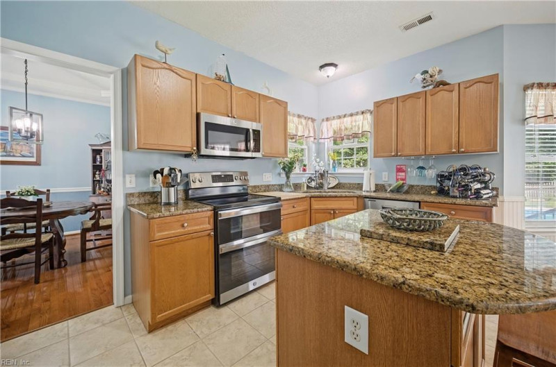 Photo 19 of 49 residential for sale in Chesapeake virginia