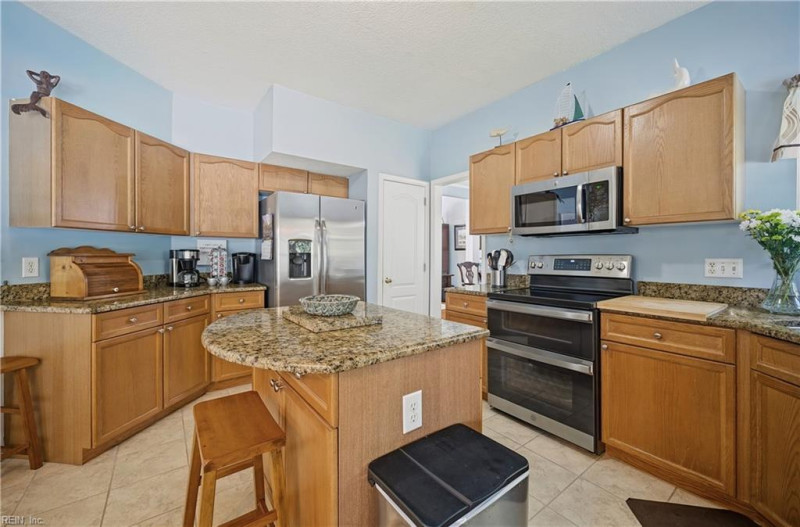 Photo 20 of 49 residential for sale in Chesapeake virginia