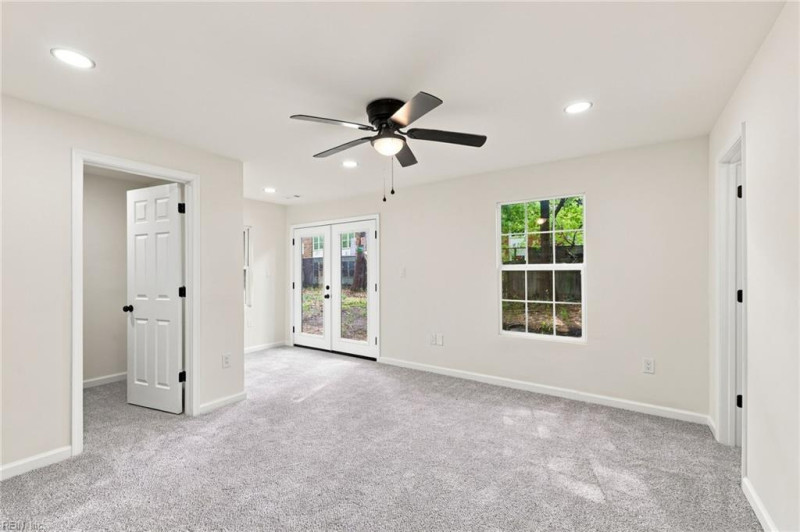 Photo 13 of 41 residential for sale in Chesapeake virginia