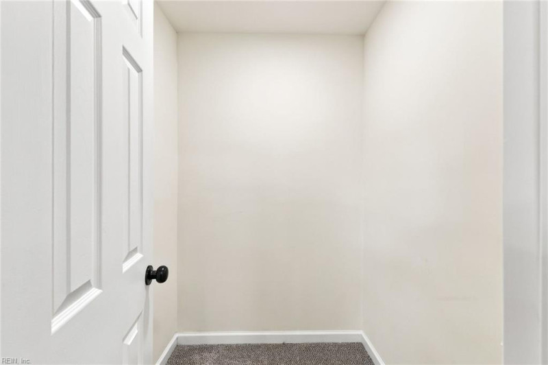 Photo 15 of 41 residential for sale in Chesapeake virginia