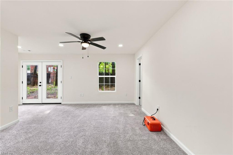Photo 19 of 41 residential for sale in Chesapeake virginia