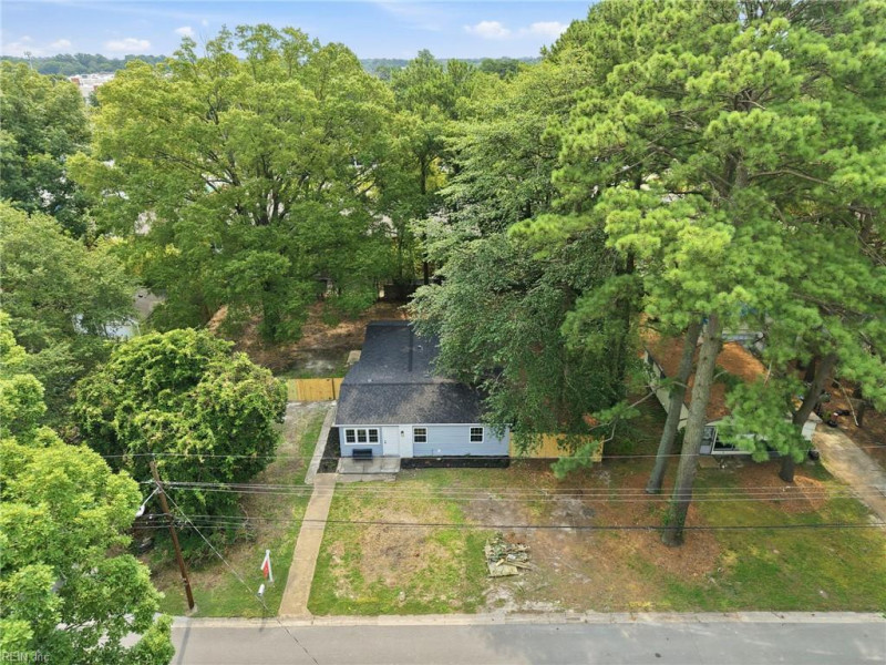 Photo 2 of 41 residential for sale in Chesapeake virginia