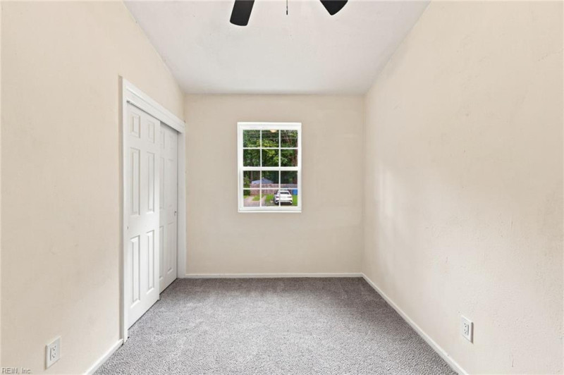 Photo 21 of 41 residential for sale in Chesapeake virginia