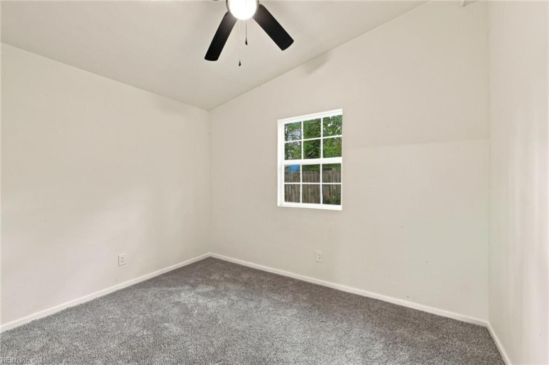 Photo 26 of 41 residential for sale in Chesapeake virginia