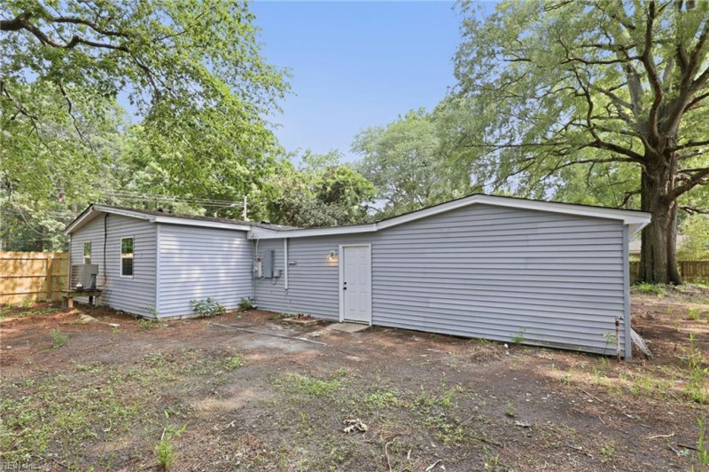 Photo 33 of 41 residential for sale in Chesapeake virginia