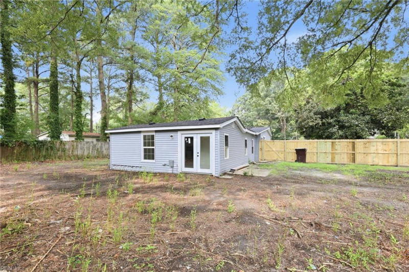 Photo 36 of 41 residential for sale in Chesapeake virginia