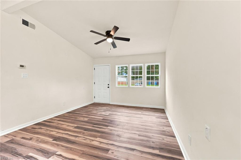 Photo 5 of 41 residential for sale in Chesapeake virginia