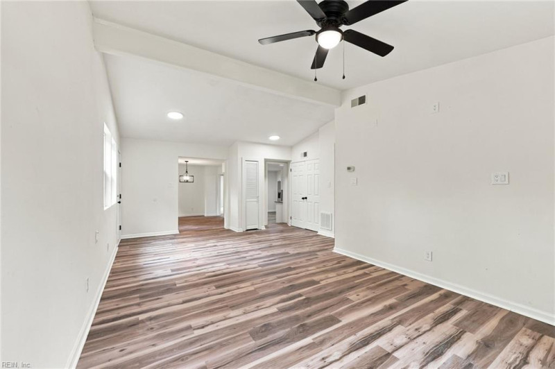 Photo 6 of 41 residential for sale in Chesapeake virginia