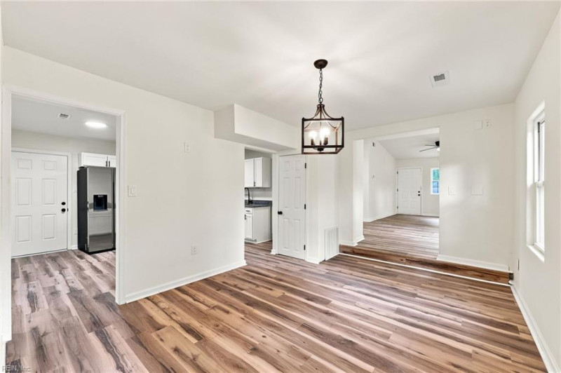Photo 7 of 41 residential for sale in Chesapeake virginia
