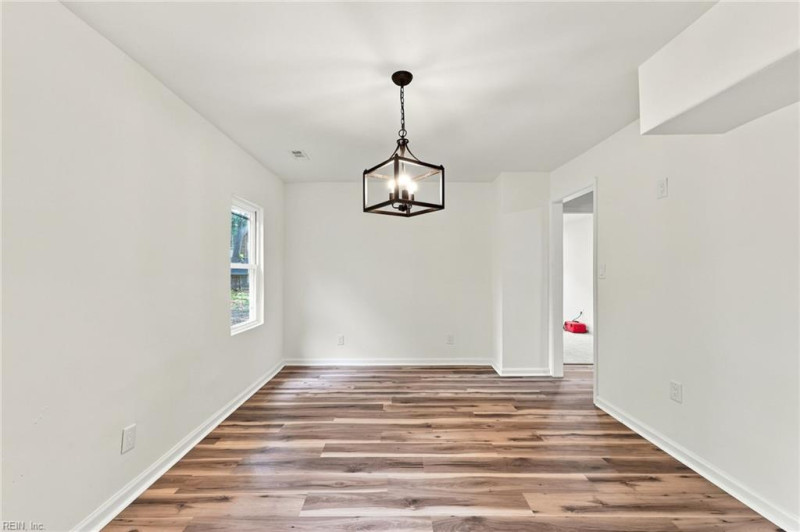 Photo 8 of 41 residential for sale in Chesapeake virginia