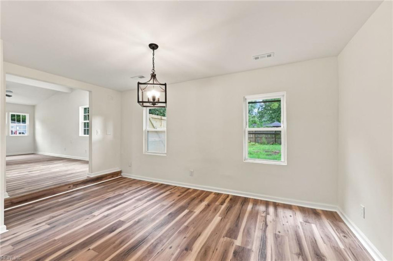 Photo 9 of 41 residential for sale in Chesapeake virginia