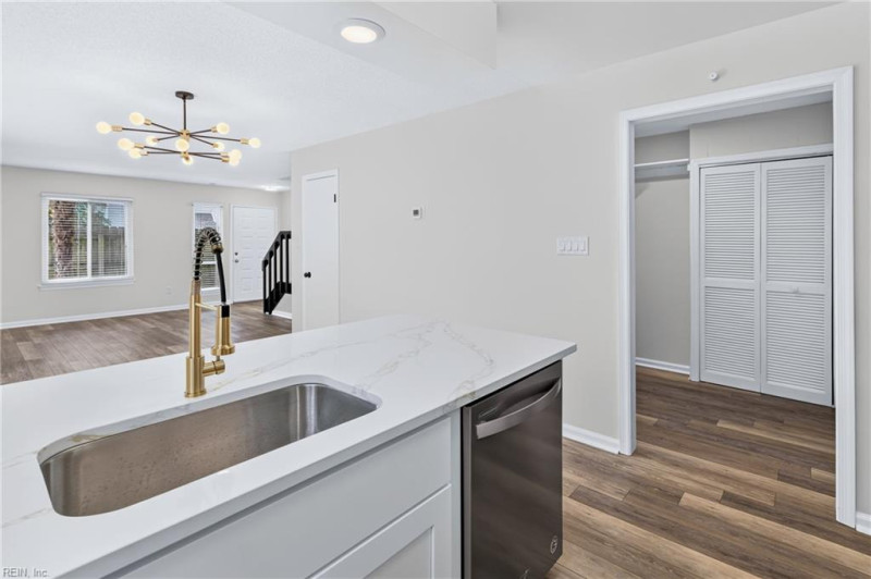 Photo 11 of 32 residential for sale in Virginia Beach virginia