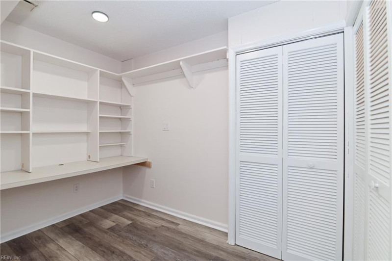 Photo 13 of 32 residential for sale in Virginia Beach virginia