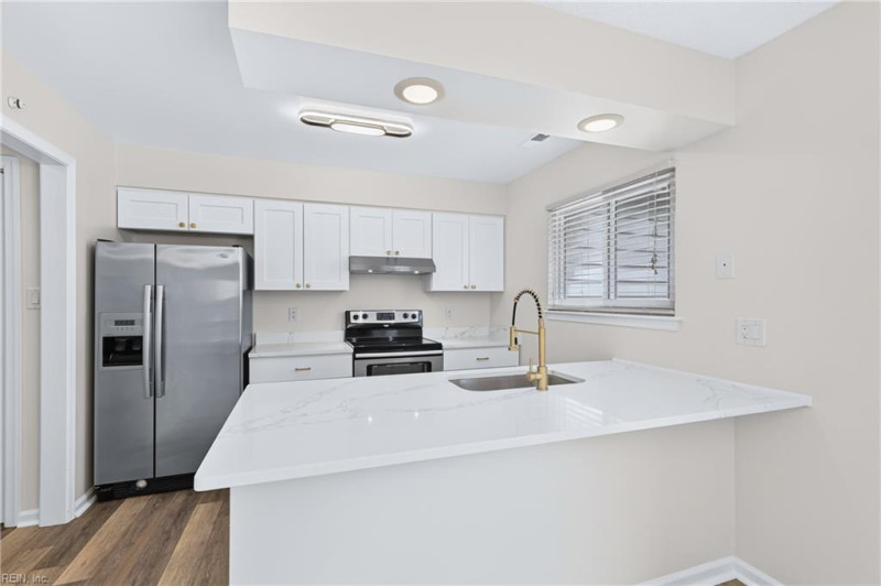 Photo 8 of 32 residential for sale in Virginia Beach virginia